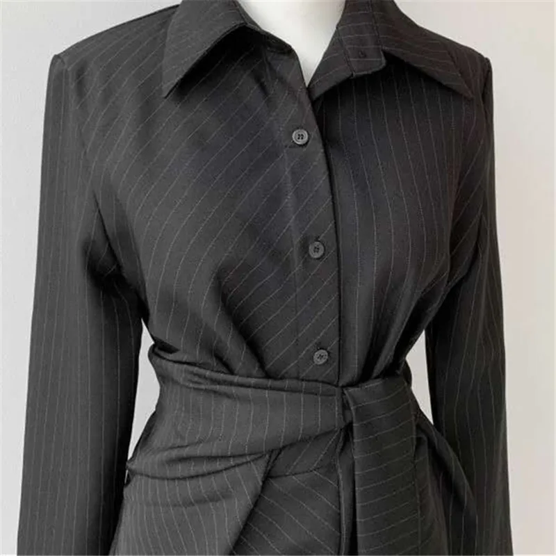 Женское платье-рубашка в черную полоску элегантное приталенное мини-платье на