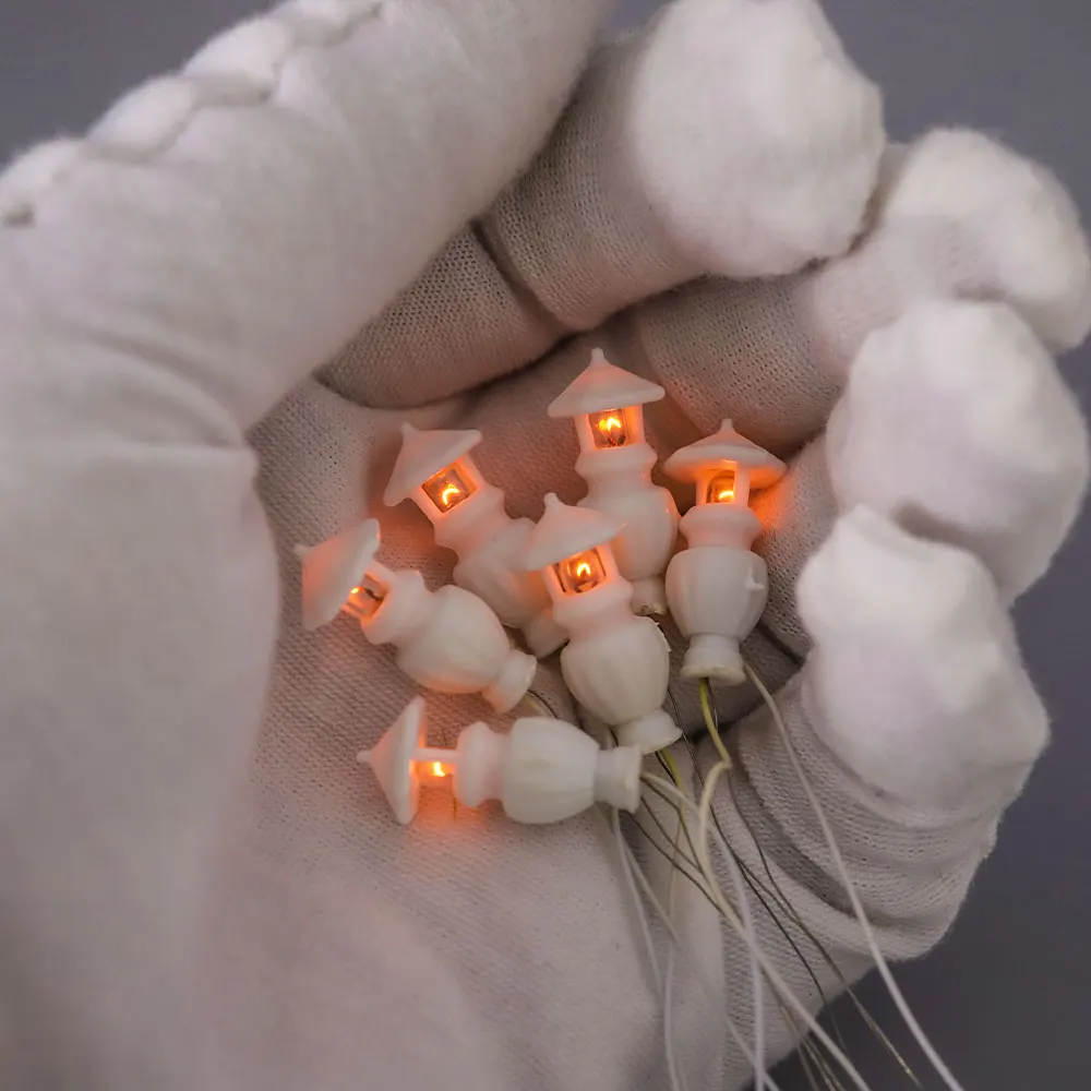 Садовый светильник Миниатюрная пластиковая лампа для газона моделирования