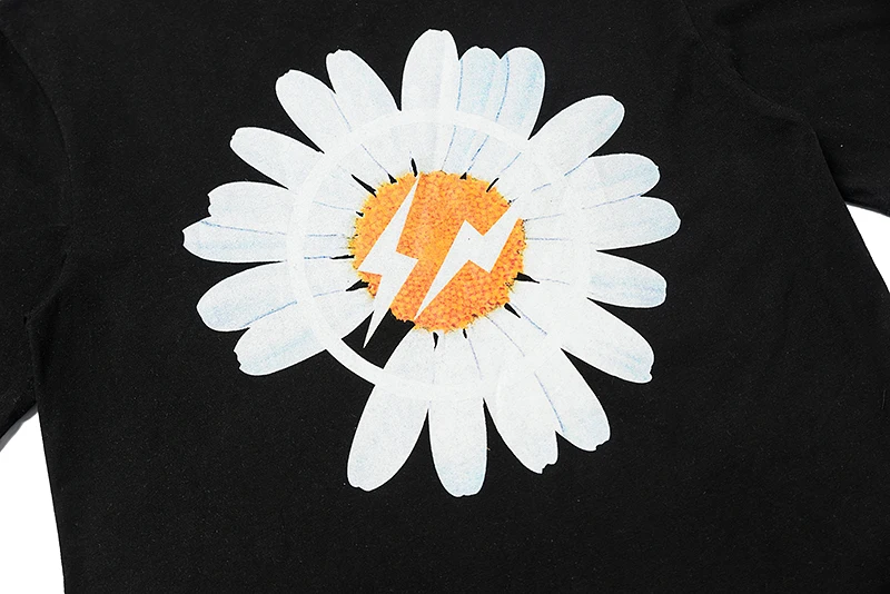 

Spring 2021 and Autumn Men's and Women's Fashion Trends High-quality Pure Cotton Solid Color Printing Small Daisy Long Sleeves
