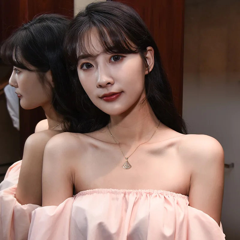 Full Semi-precious Stones Fan-shaped Petite Skirt Necklace Simple Exquisite White Fritillary Clavicle Chain Women | Украшения и