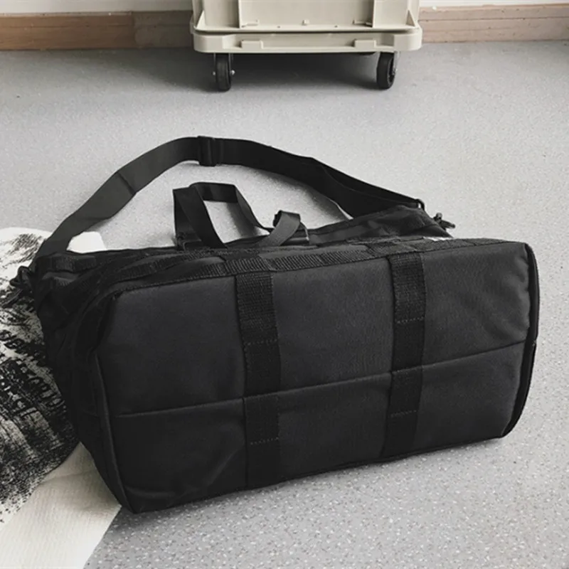 Трендовая сумка на плечо унисекс вместительная мужская сумочка прочная