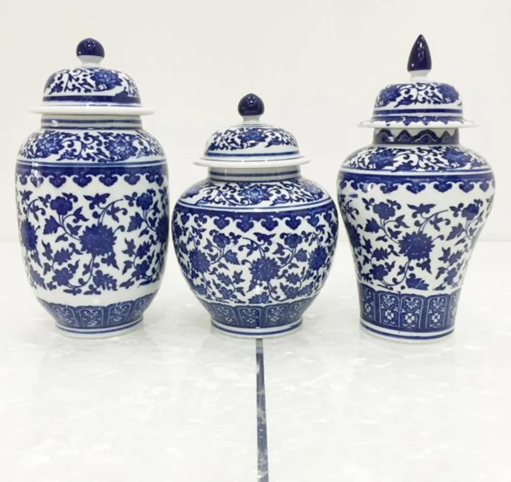 

Chinese Classic Ceramic Painted Vase Antique Blue and White Porcelain Floral Arrangement Vintage Home Decor Crafts Storage Jar