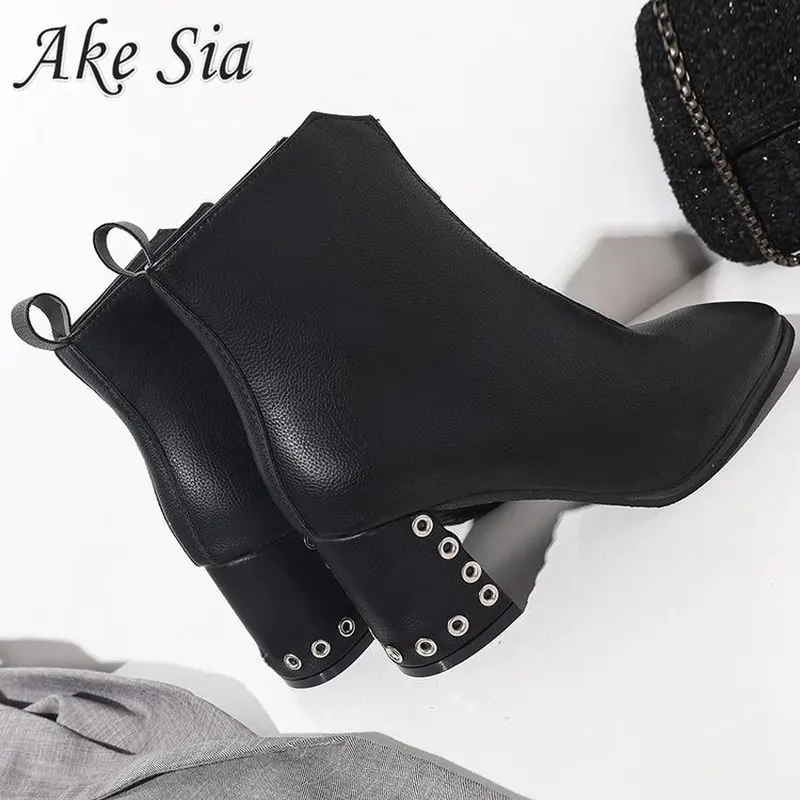

snow boots female British wind 2020 new front zipper boots high heel autumn and winter single boots women Round head boots