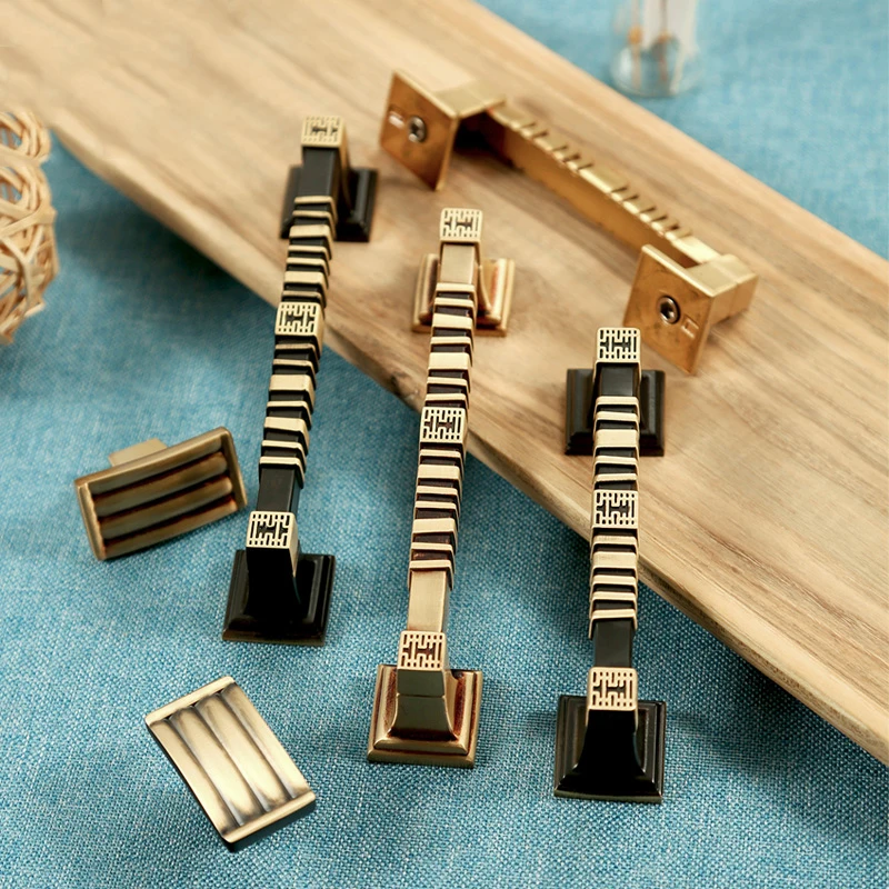 

Bronze bronze Vintage Antique Bronze Cabinet Handles American style Kitchen Cupboard Pulls Drawer Knob Fashion Furniture Handle