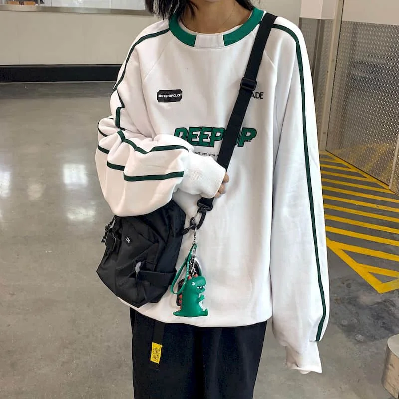 

Men women's college style T-shirt autumn winter 2021 new white T-shirt sports hip hop top Korean student loose lovers streetwear
