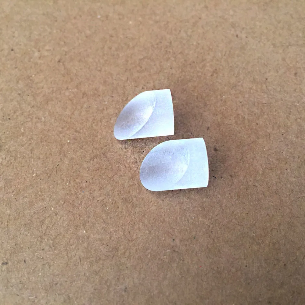 Линза из оптического стекла клиновидная призма с углом диаметром 9 мм наклонная