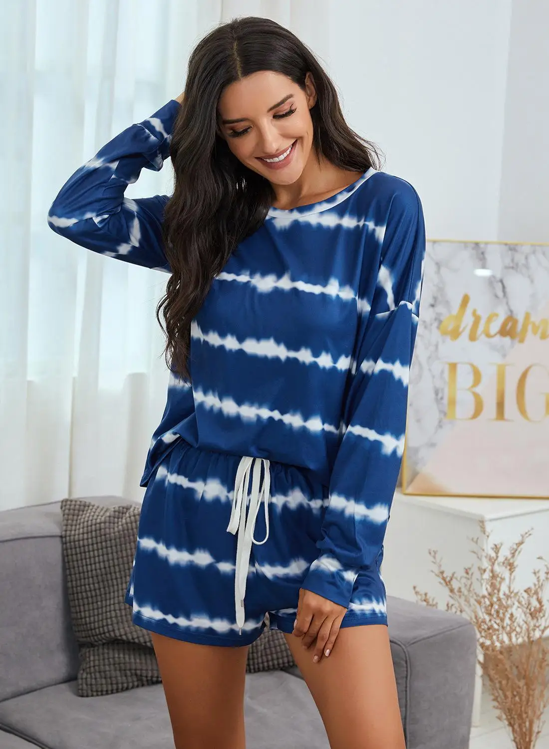 

Newest Tie-Dye Striped Living At Home Set O-Neck Long Sleeve Loose T-Shirt High Drawstring Waist Shorts Two Piece Pajama Party