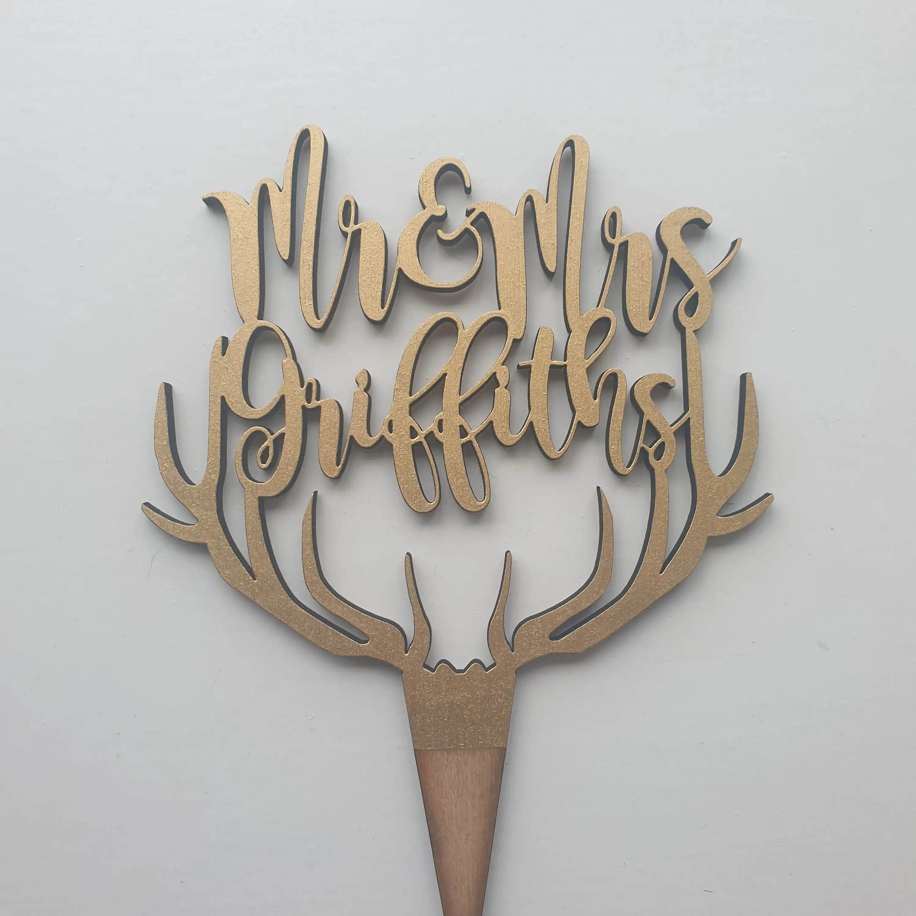 Топпер для торта акриловый деревянный черный с золотыми оленями на заказ - купить