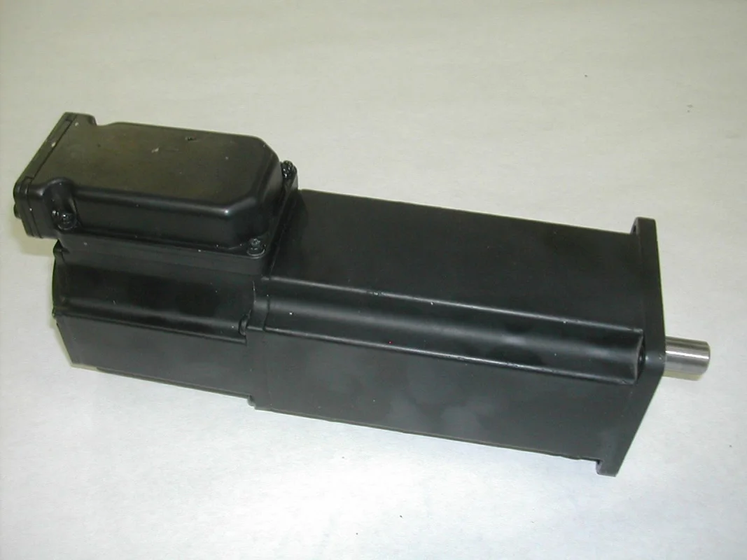 

Rexroth Indramat Permanent Magnet Motor MKD071B-061-GG1-KN W/Ultra True Gearhead Used In Good Condition