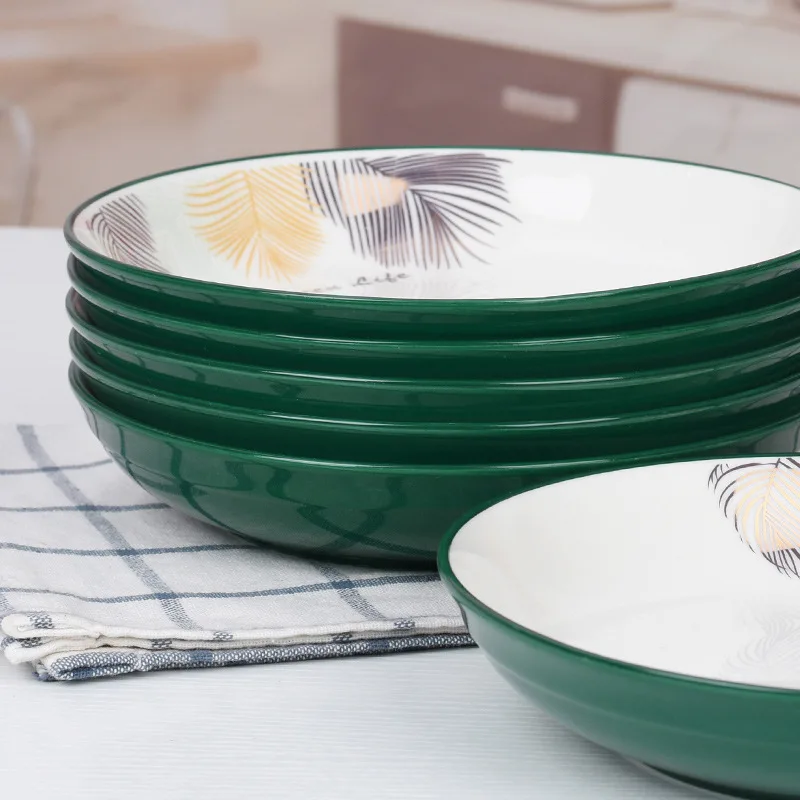 

4 People Use Domestic Ceramic Dishes