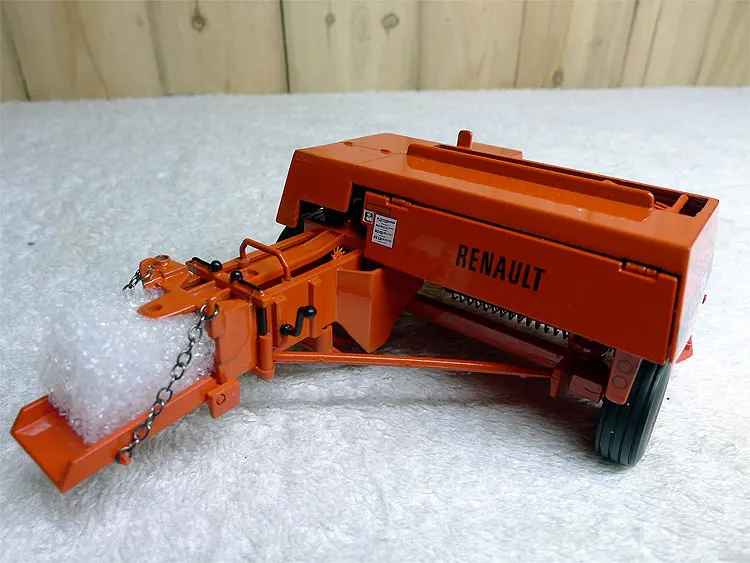 RE P 1:32 Renault 120 пресс подборщик трактор Литые металлические модели автомобилей из