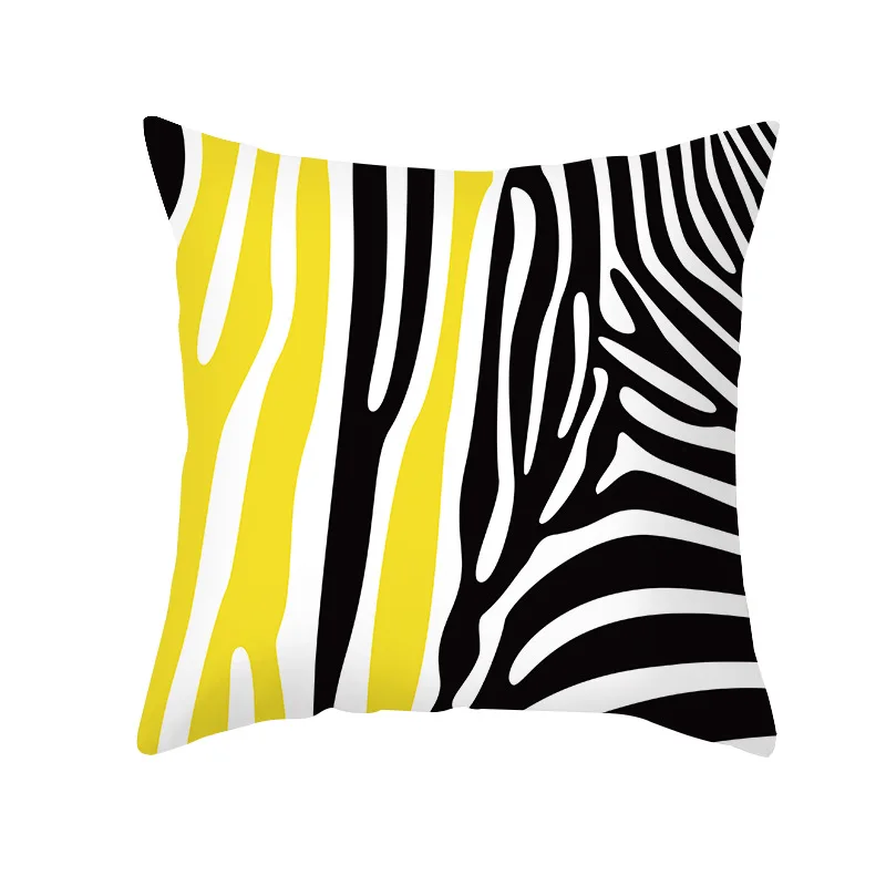 Желтая декоративная наволочка с принтом зебры
