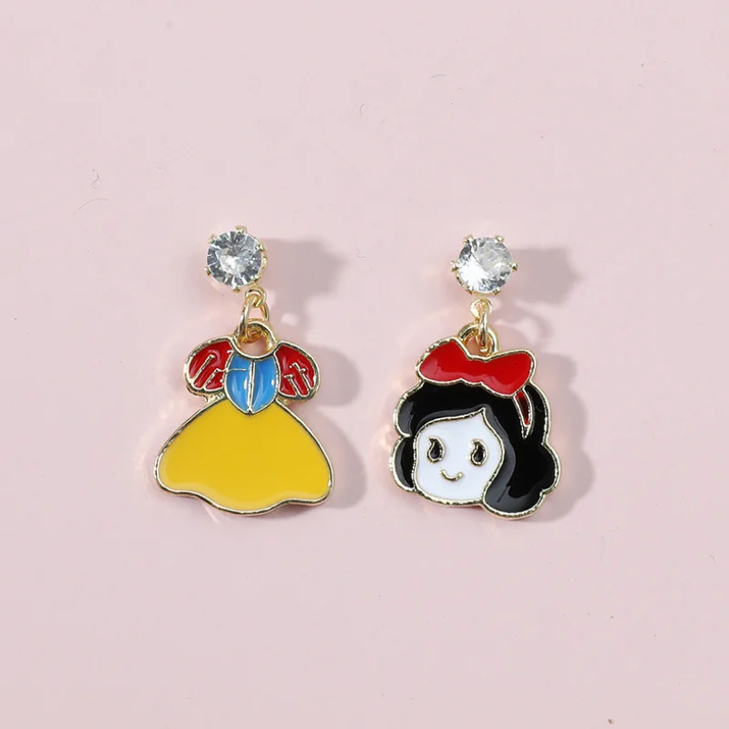 

Disney's New Snow White Creative Personality Dripping Earrings Cute Cartoon Women's Fashion Trend Irregular Earrings