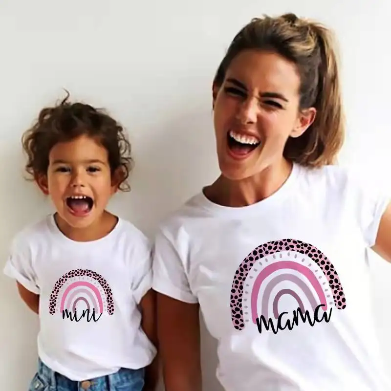 

Rainbow Mother Daughter Matching T shirts Family Look Mama Mini Mommy and Me Tee-Shirt Clothes Fashion Women Girls Cotton Tops