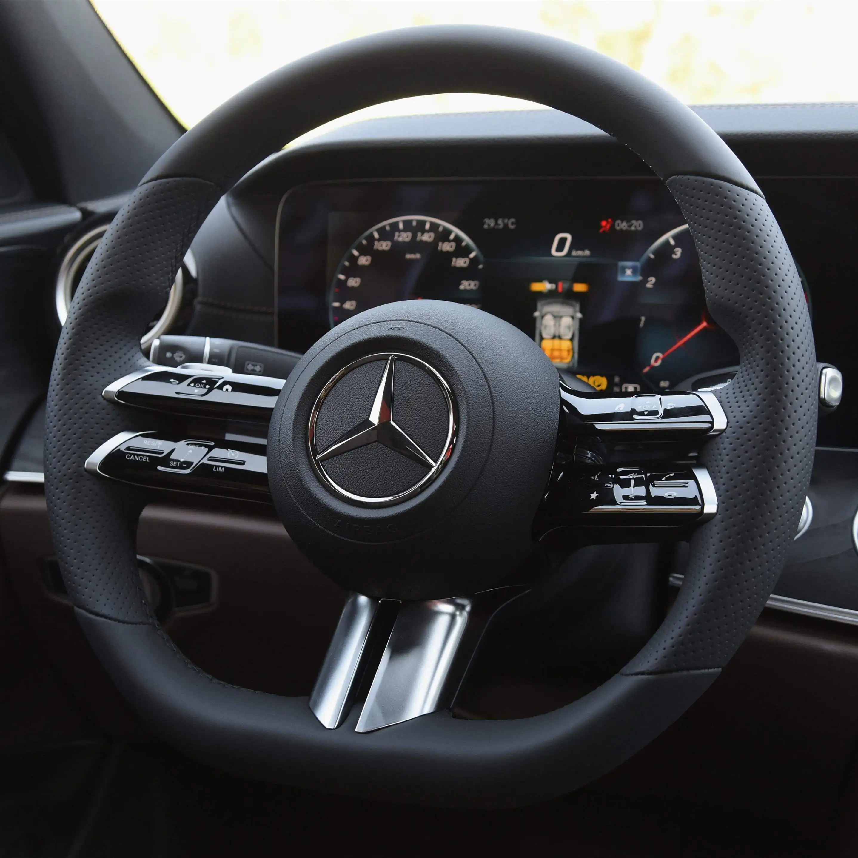 

DIY leather hand-sewn car steering wheel cover for Mercedes-Benz E-Class E300L E300 E350L GLC260