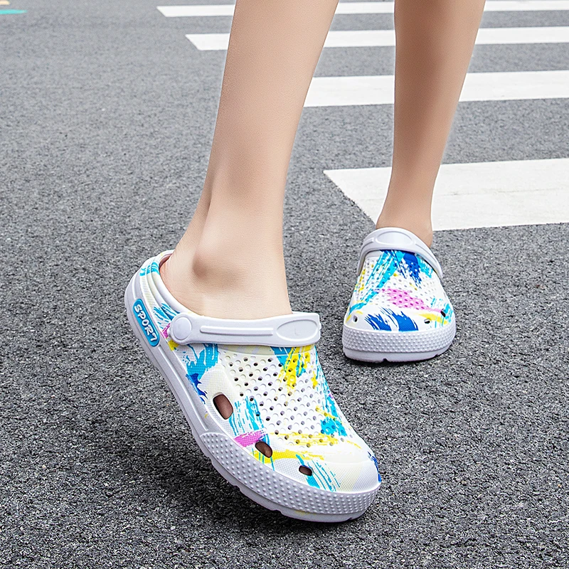 

Men's Casual Slippers Summer Massage Clogs Outdoor Garden Sandals 2021 Men Sandals Swimming Pool Bathroom Quick Drying Slippers