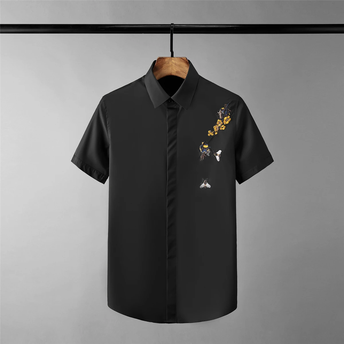 

Sleeve Mens Short Luxury Plum Blossom And Bee Embroidery Male Plus Size 4xl Slim Fit Fashion Man Shirts