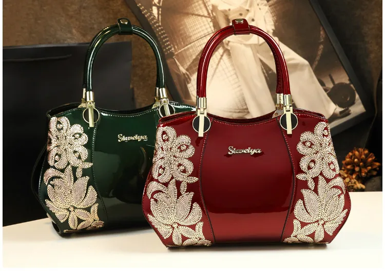 Сумка-мессенджер женская из лакированной кожи с вышивкой | Багаж и сумки