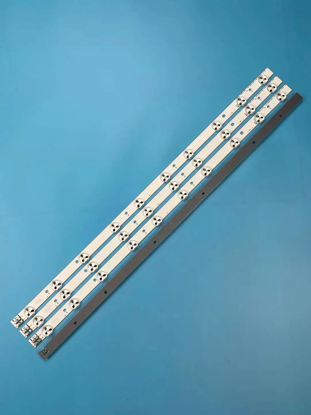 (Новый комплект) 4 шт. 10 светодиодный ленты 580 мм для подсветки UE32EH5000KX 32F-3535