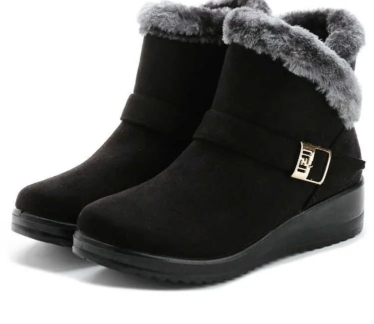 

size, with plush soles Women's shoes with new women's shoes large and short boots in autumn and winter 2020