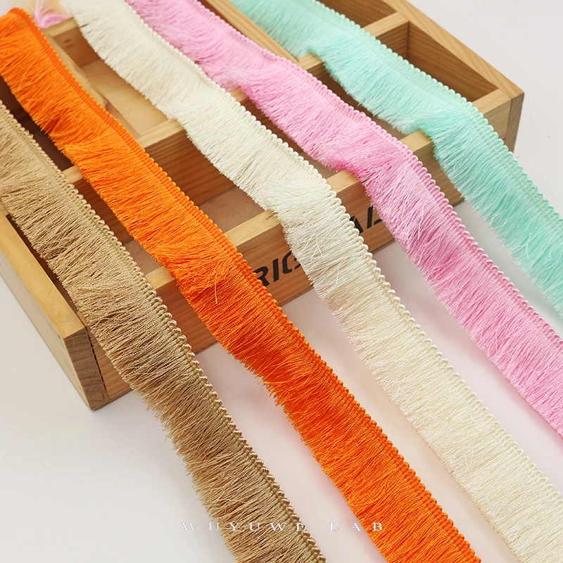 Головной убор из плотного полиэстера с кружевной отделкой и бахромой 1 м