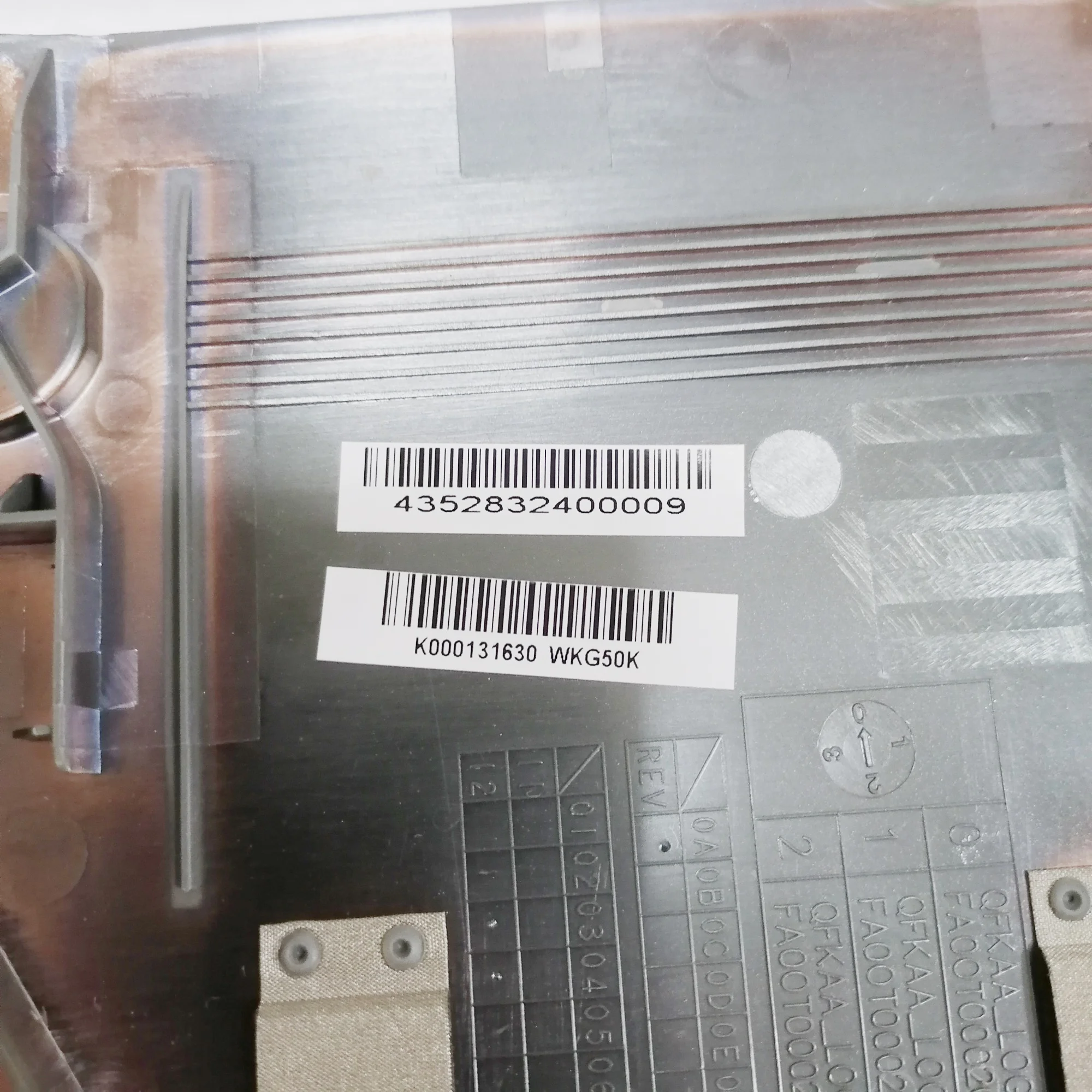 

Genuine And New Laptop Bottom Case For Toshiba Satellite P850 P855 Series AP0OT000200 K000131630