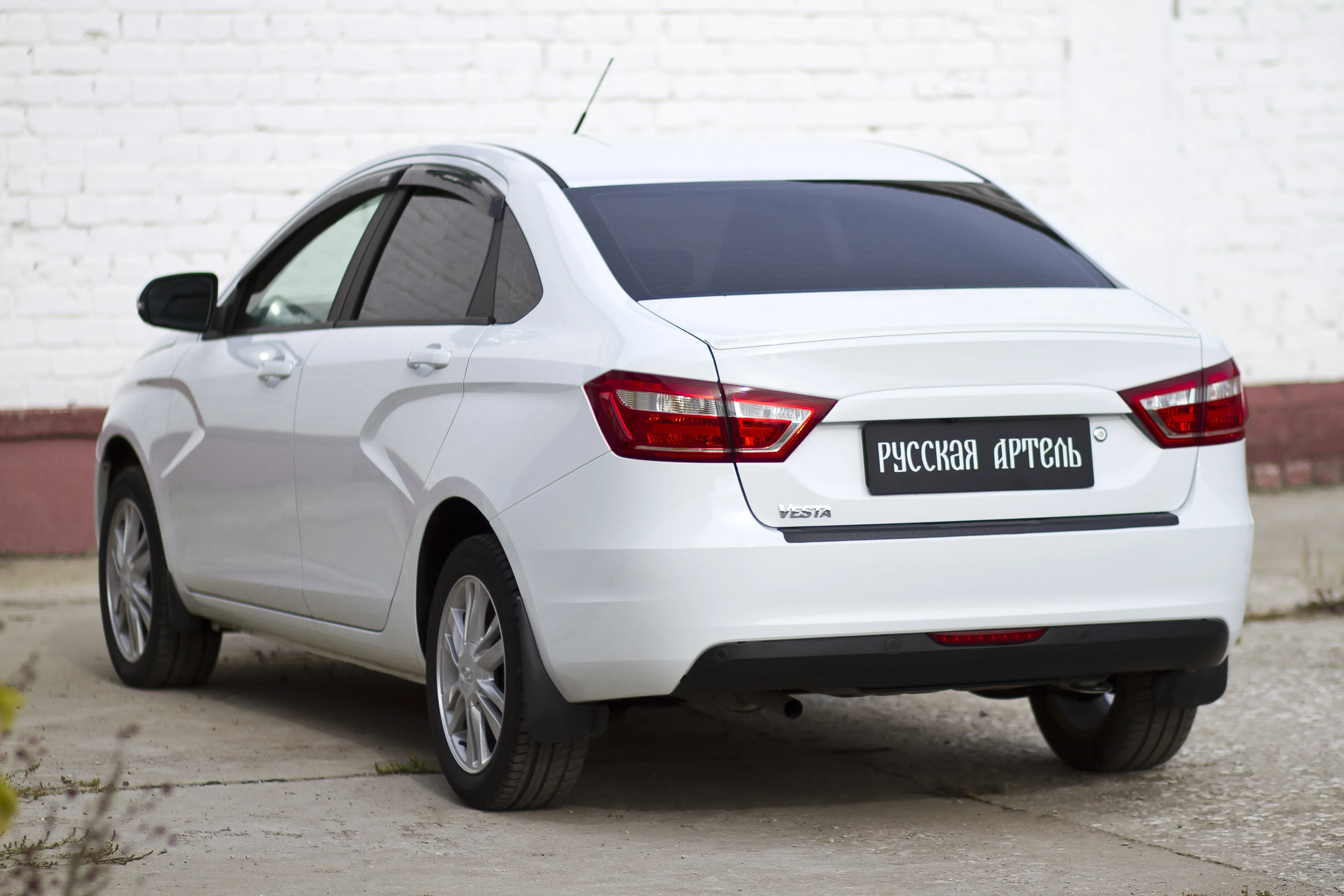 Спойлер Lada Vesta 2015- крышки багажника на Весту багажник |