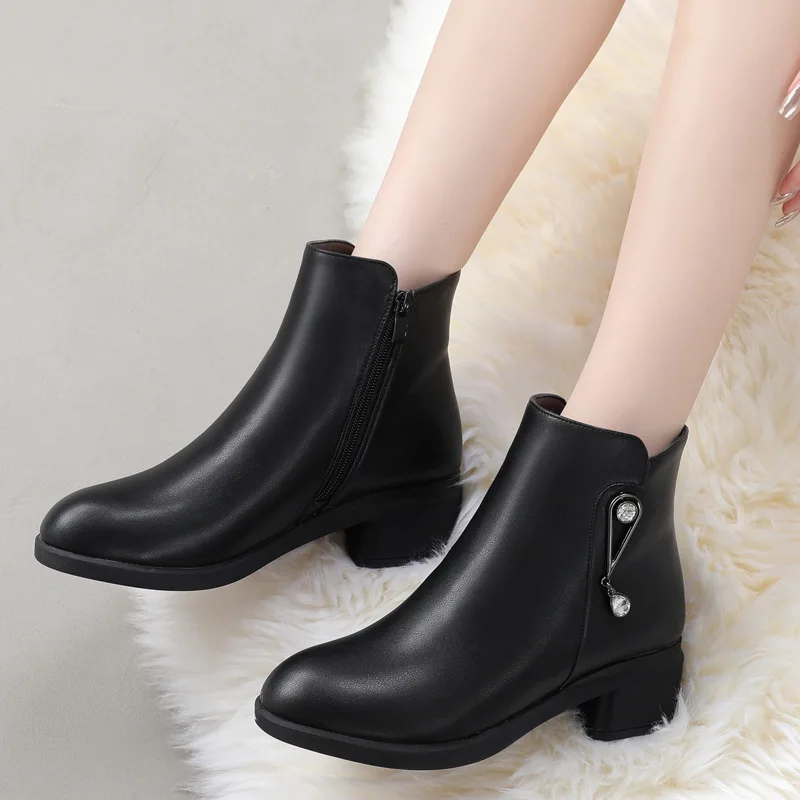 ZXRYXGS Rhinestone Cowhide Fashion Winter Boots Warm Shoes Inisde Plush Wool Snow Boots Thick Heel Non-slip Comfort Women Boots images - 6