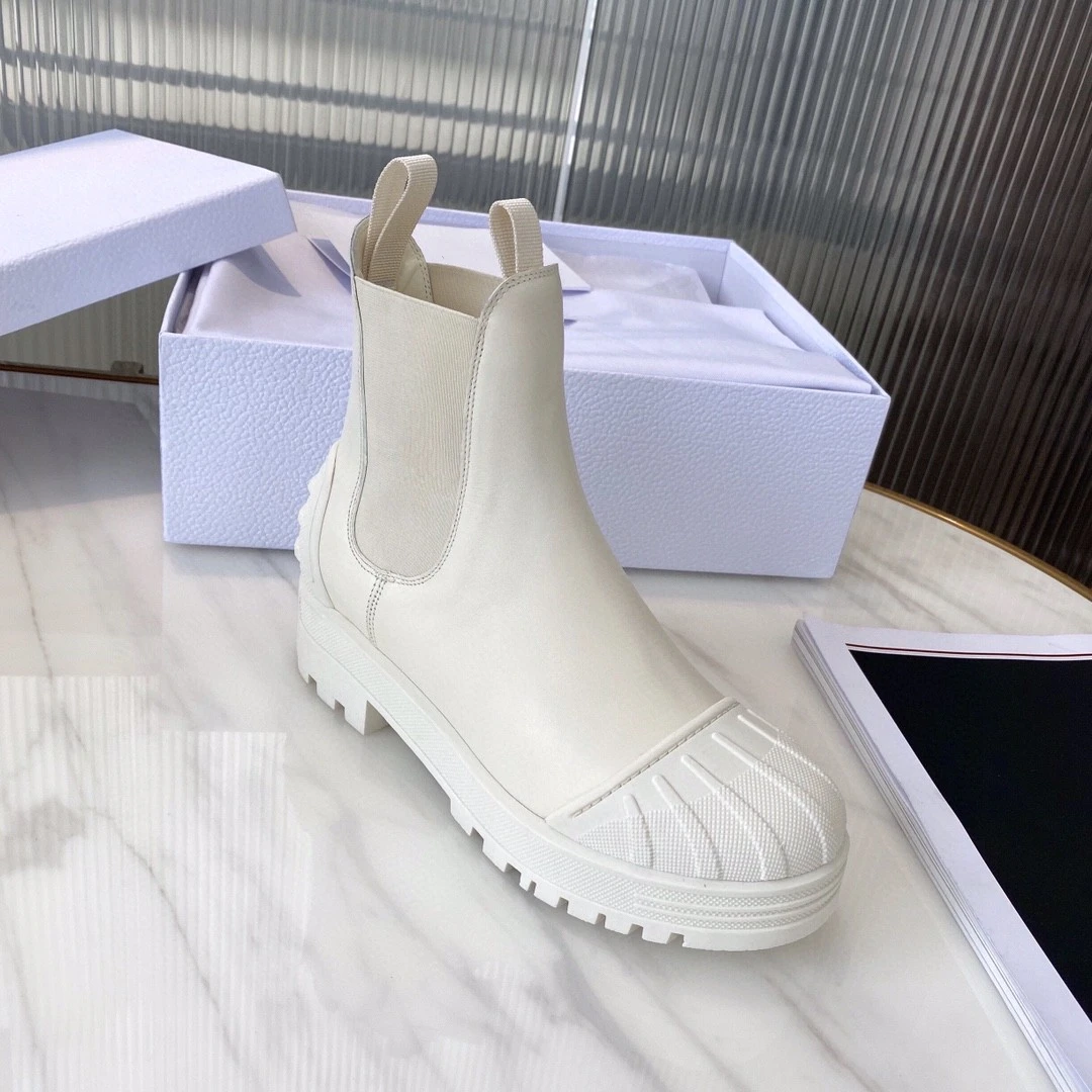 

Women Genuine Leather Fashion Ankle Boots Designer Brand Winter Short Boots Ladies Luxury Sheepskin Lining Flat Shoes New 2021