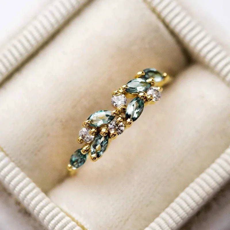 

MFY Fashion Simple Ladies Geometric Leaf Ring Hollow Inlaid Green White Rhinestone Ring Factory Direct Sales