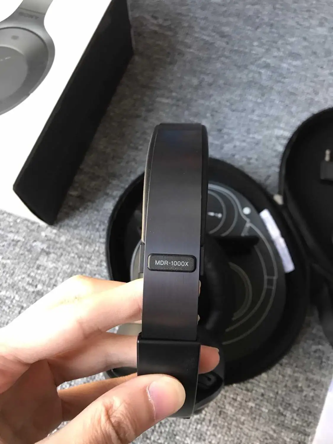 Б/у наушники Sony с шумоподавлением беспроводные Bluetooth r микрофоном и голосовым
