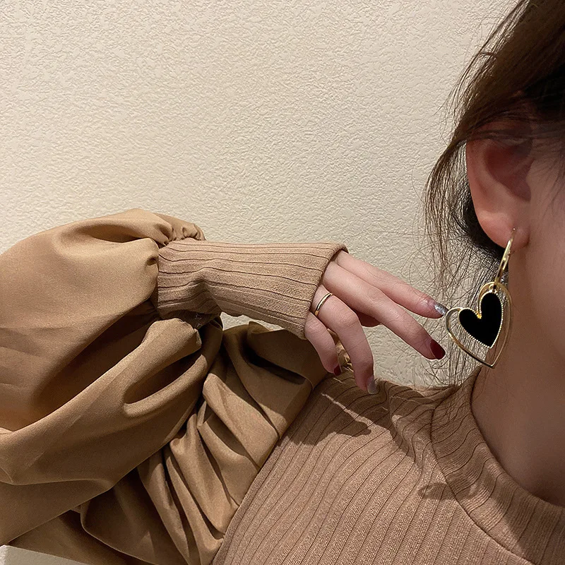 Новый пост не вызывает аллергии бесплатная доставка Черная Эмаль Стразы с