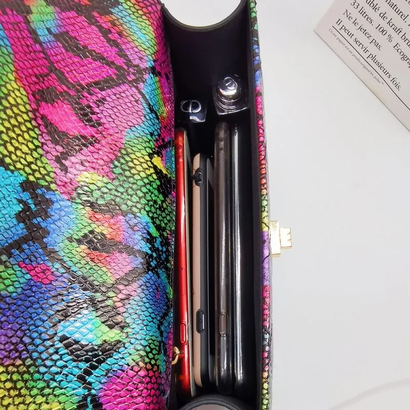 

Women Rivet Snake Print Handbag Women's Shoulder Bag Woman Chain Crossbody Bag Ladies Purses Female Fashion Flap Casual Totes