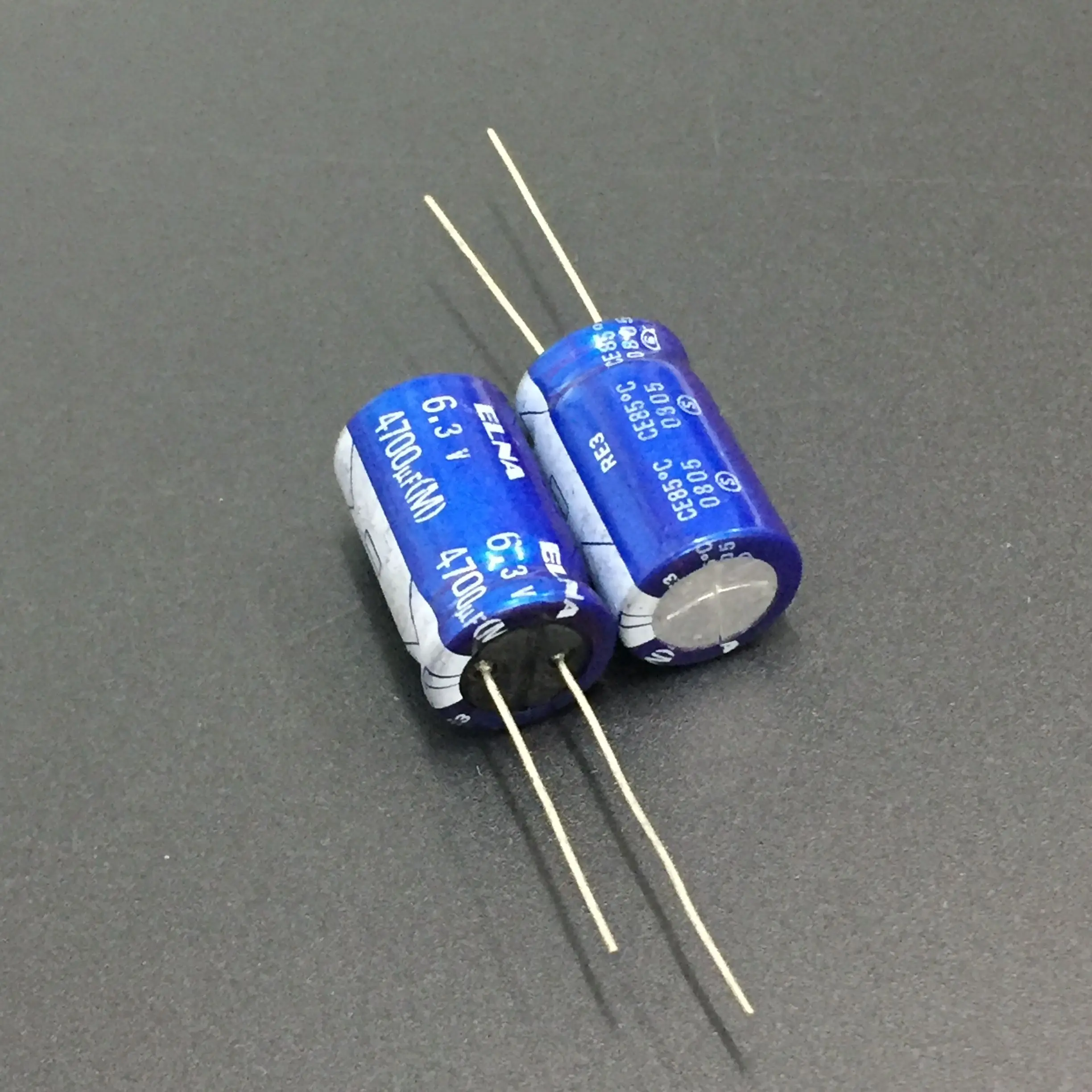 2 шт. 4700 мкФ 6 3 V ELNA Япония RE3 серии 12 5x20 мм 6.3V4700uF аудио конденсатор с алюминиевой