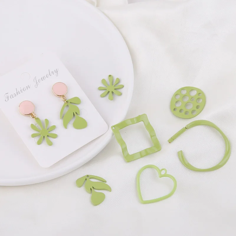 

10PCS DIY Spray Alloy Forest Series Love Round Leaves Charms C-shaped Ins Green Leaf Pendants Earring Jewelry Simple Women YZ717