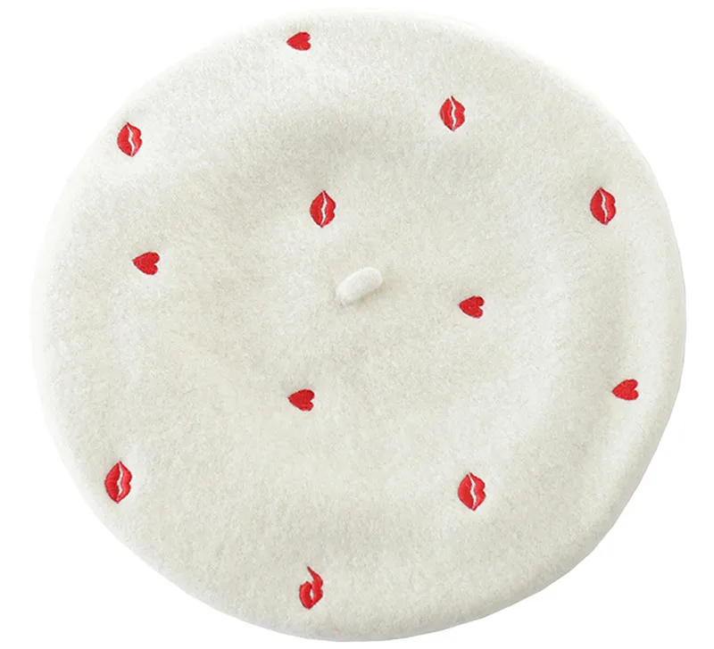 Женский шерстяной берет с вышивкой в виде губ и сердец во французском стиле |