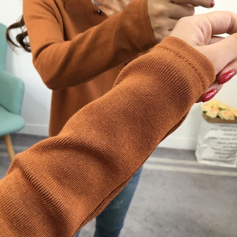 

Женский бархатный пуловер с флисовой подкладкой