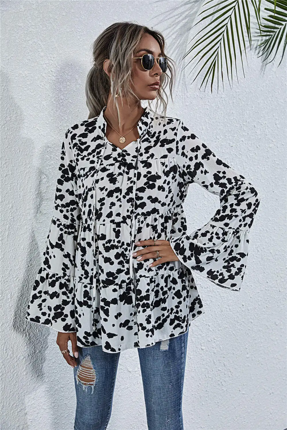 

Женская блузка с леопардовым принтом, блузка с V-образным вырезом, Расклешенным рукавом, плиссированным подолом и оборками на осень