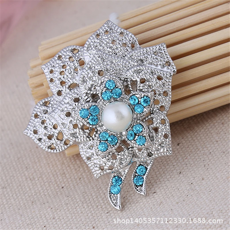 

olevo (olev trend trend personality simple fashion hollow pearl rhinestone female brooch accessories
