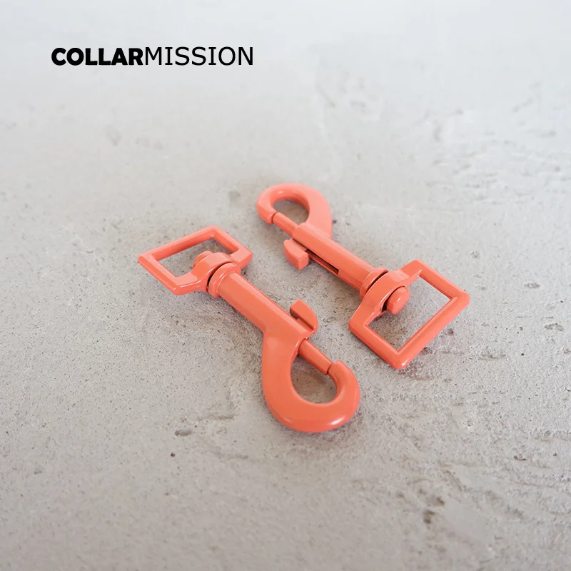 Металлический зажим для выпечки красного и оранжевого цвета собаки прочный