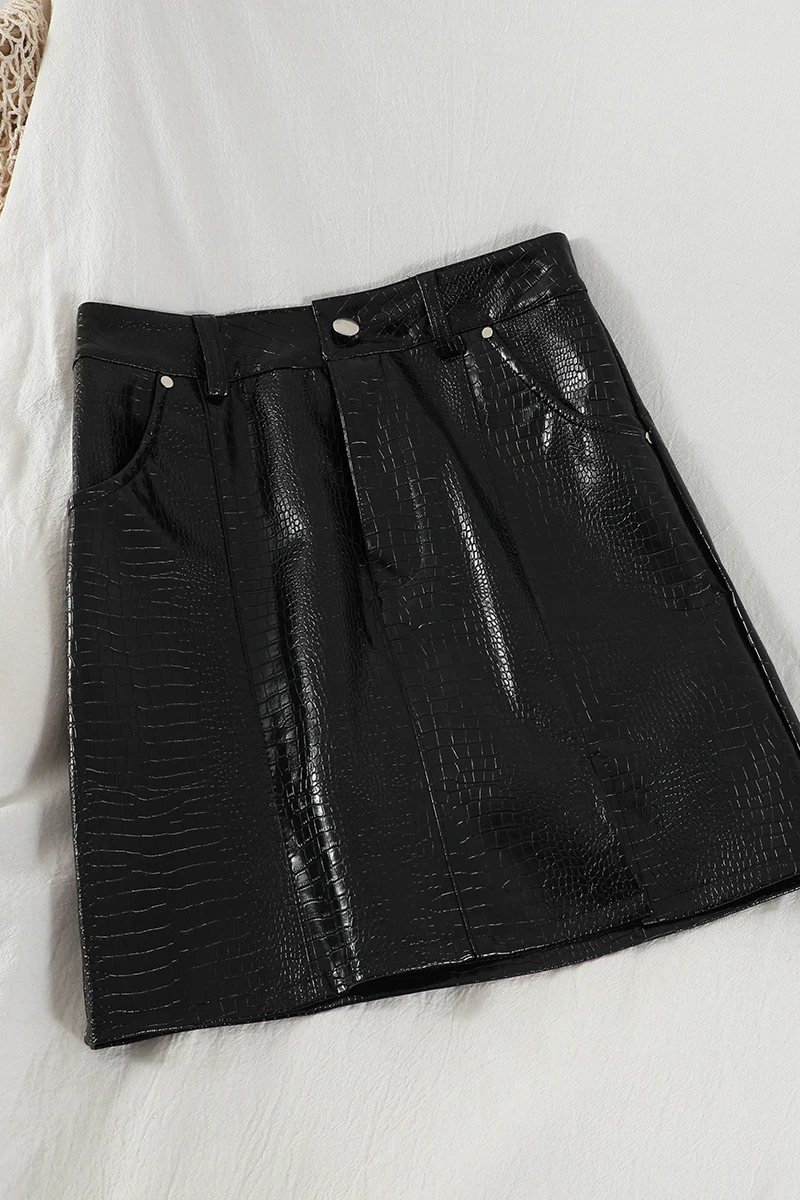 

Sequined PU leather skirt is thin, all-match bag hip short skirt temperament small leather skirt autumn female skirt