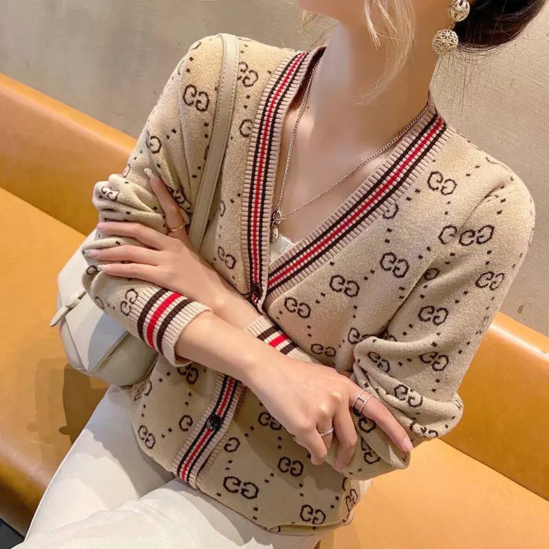 

2021 spring new V-neck knitted cardigan fashion coat small fragrance foreign style sweater with short jacket