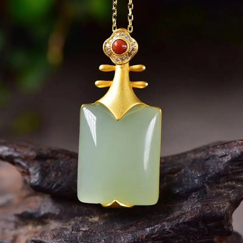 

Natural Hetian Gray Jade Inlaid S925 Sterling Silver Gilding Gilding Craft Silver Vintage Pendant Color Retention Lasting