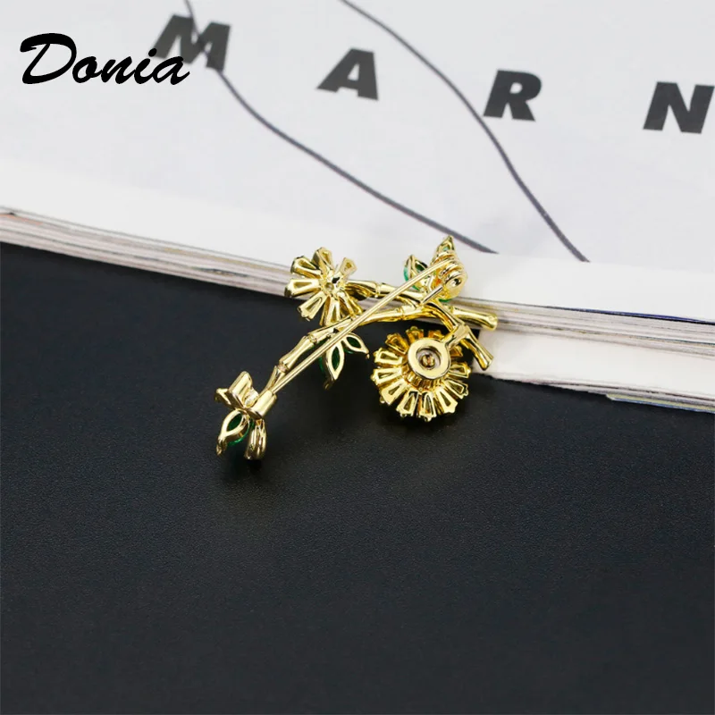 _ Корейская версия вращающейся маленькой медная микро-инкрустированная AAA