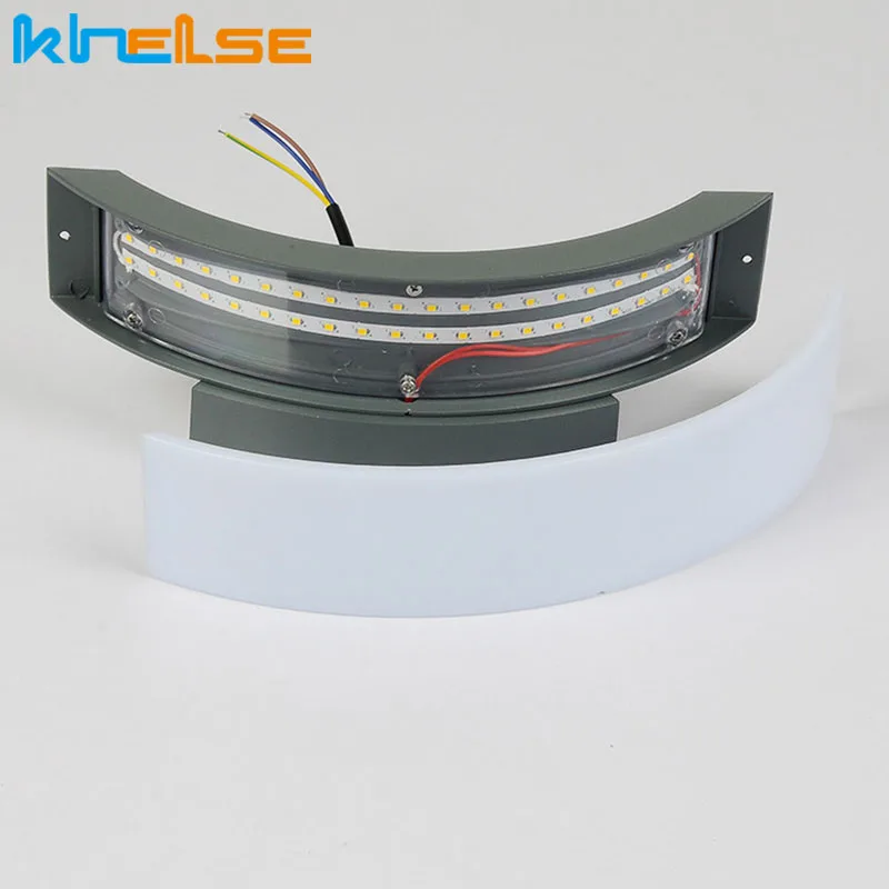 Открытый балкон лестницы Инженерная вилла настенный светильник коридора