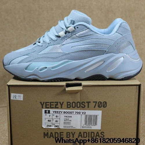 

2021 700 men women running shoes reflective V2 trainers collegiate green breathable tennis triple White footwear sneakers