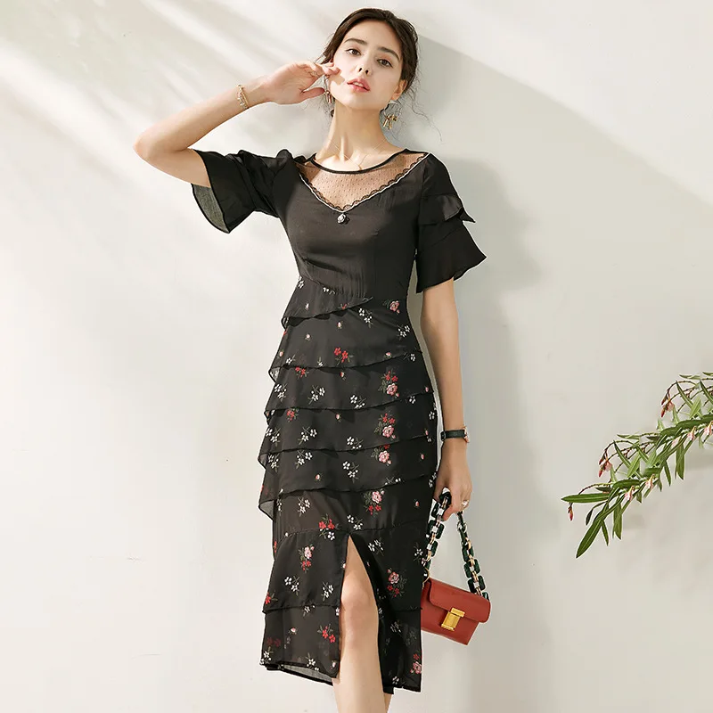 

2020 Korean Fashion Summer New French Temperament Short Flare Sleeves Stitching Ruffle Floral Black Chiffon Split Dress