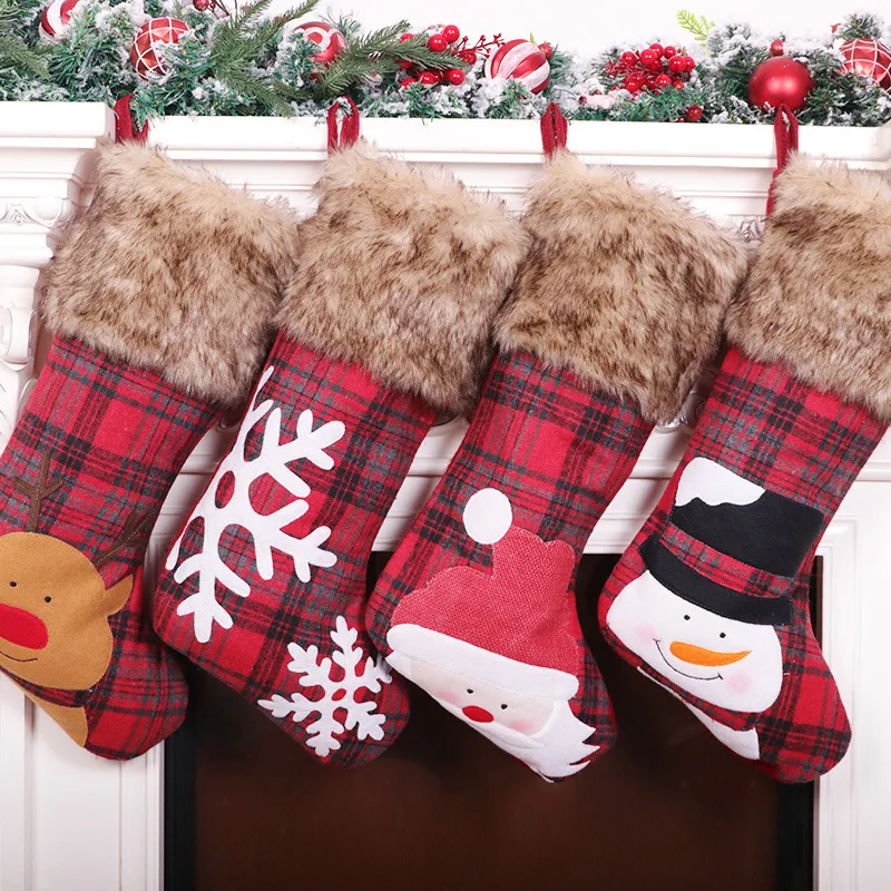 

2020 Новое Рождественское украшение красная решетка с необработанными краями рождественские носки нетканый Санта-Клаус Снежинка Рождественский кулон в наличии