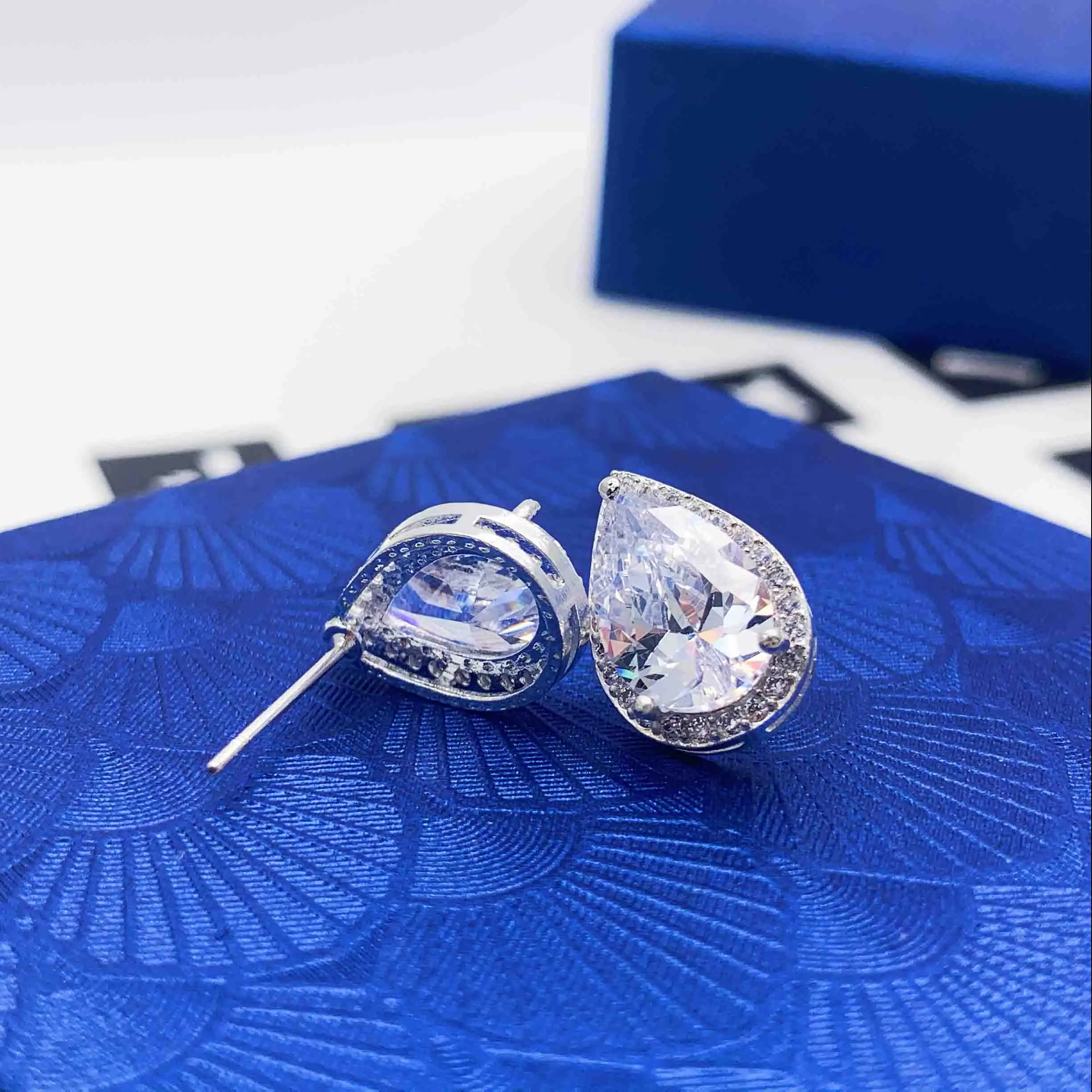 

Classic charming white water drop crystal big women's ear accessories Fashion Shining luxury Stone Sterling Silver women's