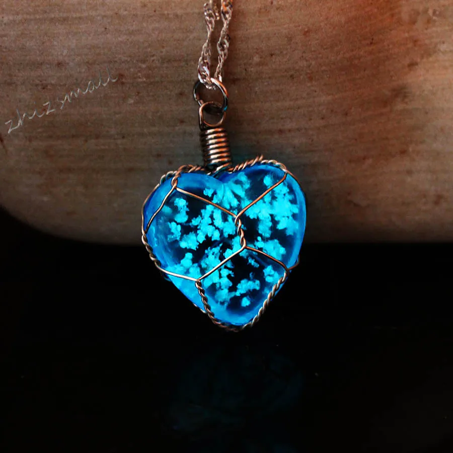 Подвеска в виде сердца для женщин и девочек подвеска светящаяся темноте